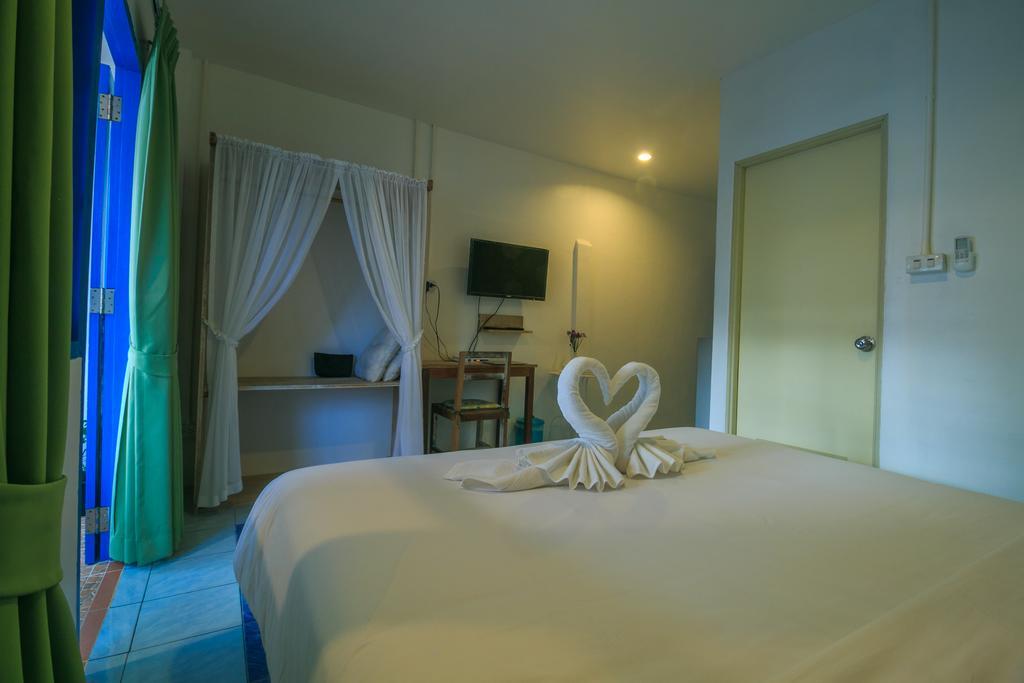 Frog House Bed & Breakfast (Adults Only) Patong Buitenkant foto