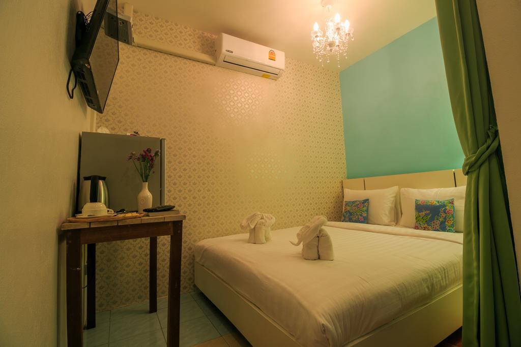 Frog House Bed & Breakfast (Adults Only) Patong Buitenkant foto